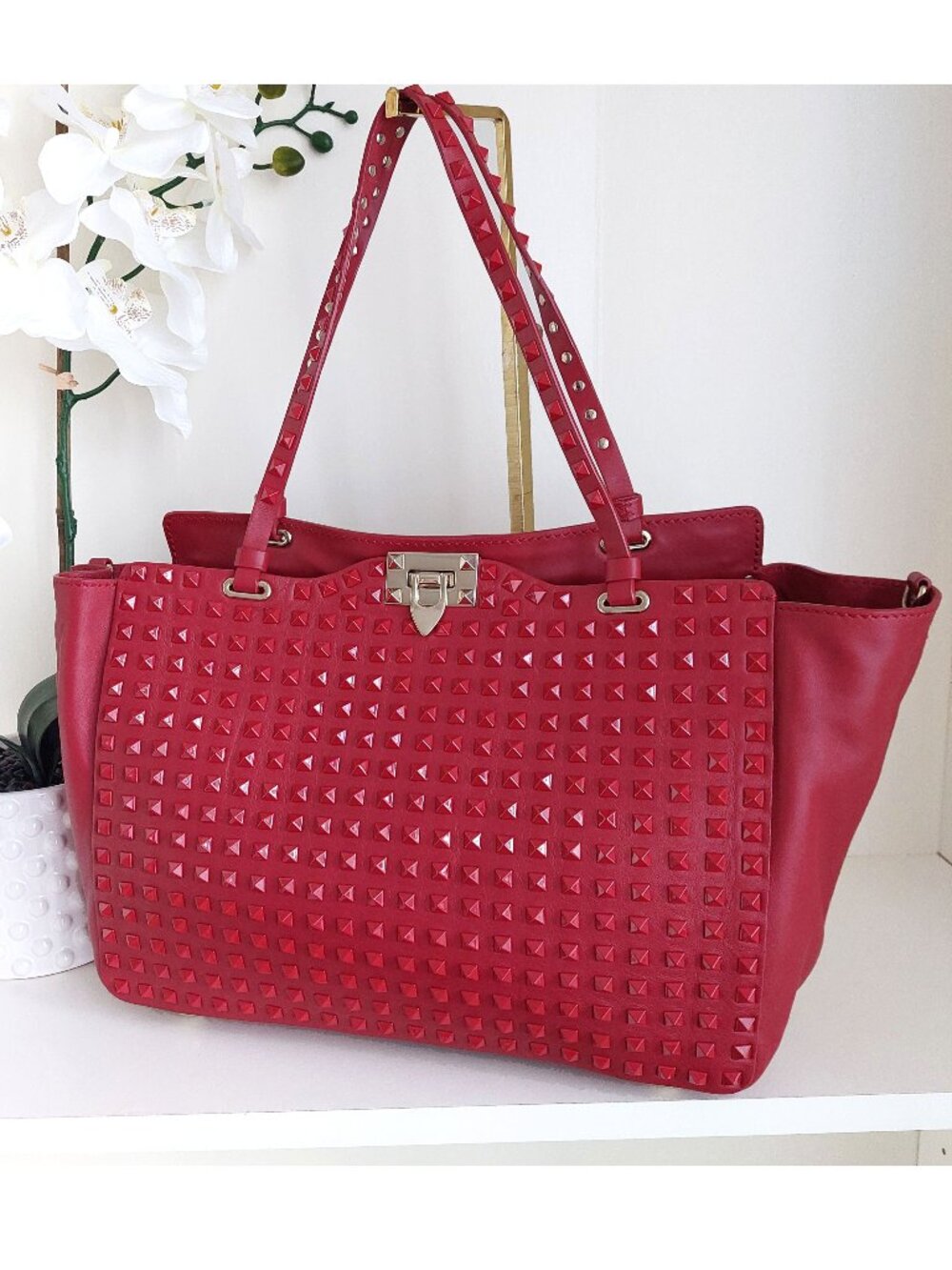 Valentino Garavani Rockstud Rouge 2 Way Trapeze Tote Bag